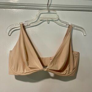 Deep plunge VS Bra